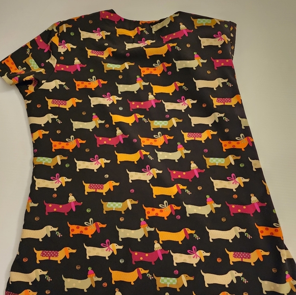 White Cross Women's Med Dachshund Wiener Dog Scrub Top - Picture 5 of 5